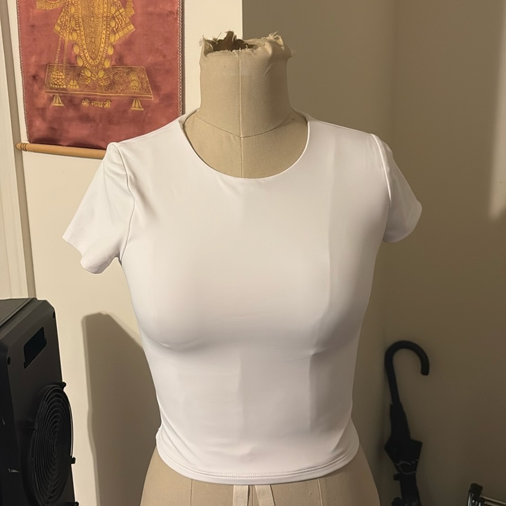 Body Contour Tee